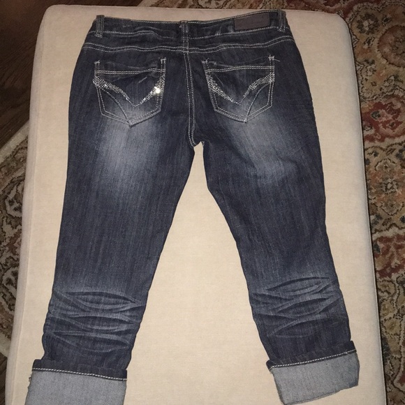 ALMOST FAMOUS DISTRESS CAPRI JEAN - Picture 8 of 8